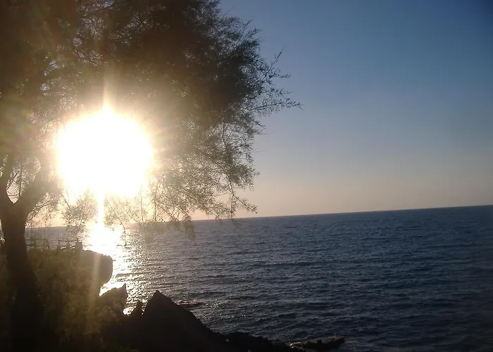 Theresa At Karpaz Peninsula ホテル 2*